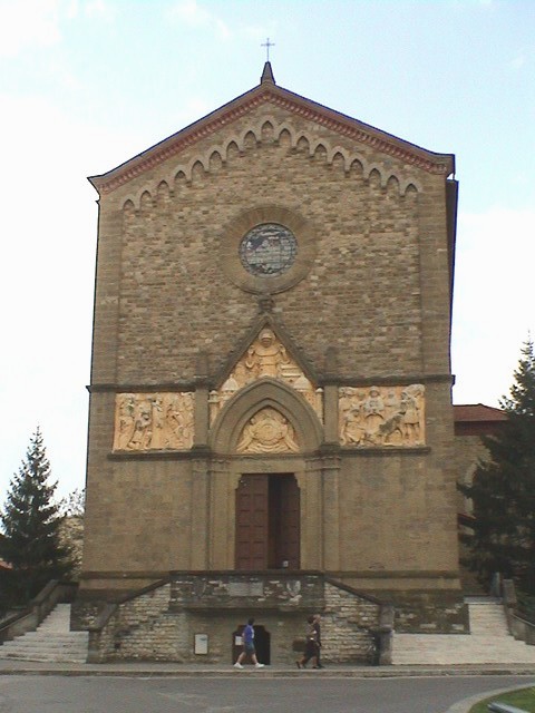 La facciata neogotica della chiesa di Saione